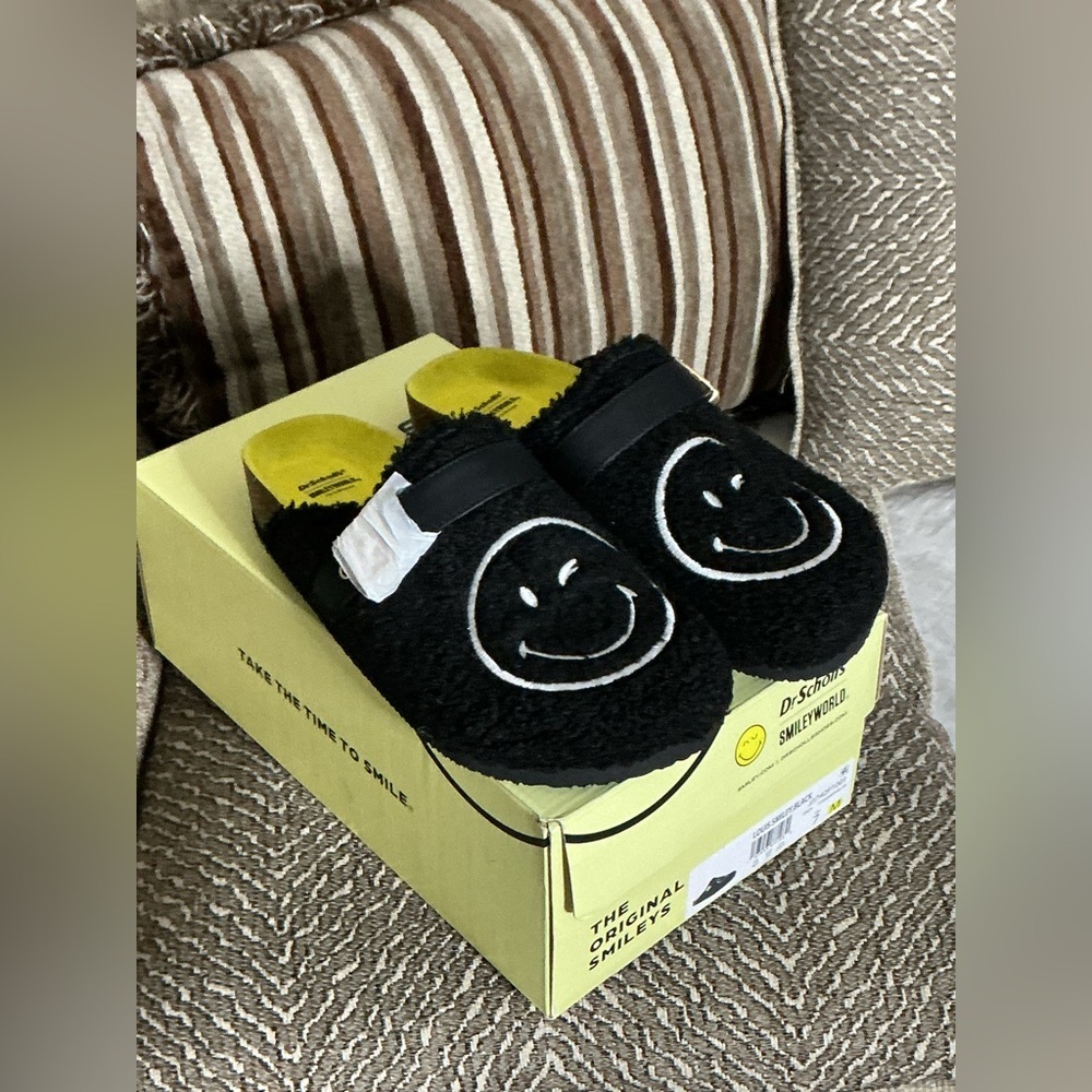 Dr. Scholl's Black Cozy Slippers THE ORIGINAL SMILEY NW